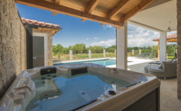 villa-vespera-porec-whirpool