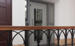 studio-apartment-chic-zagreb-elevator